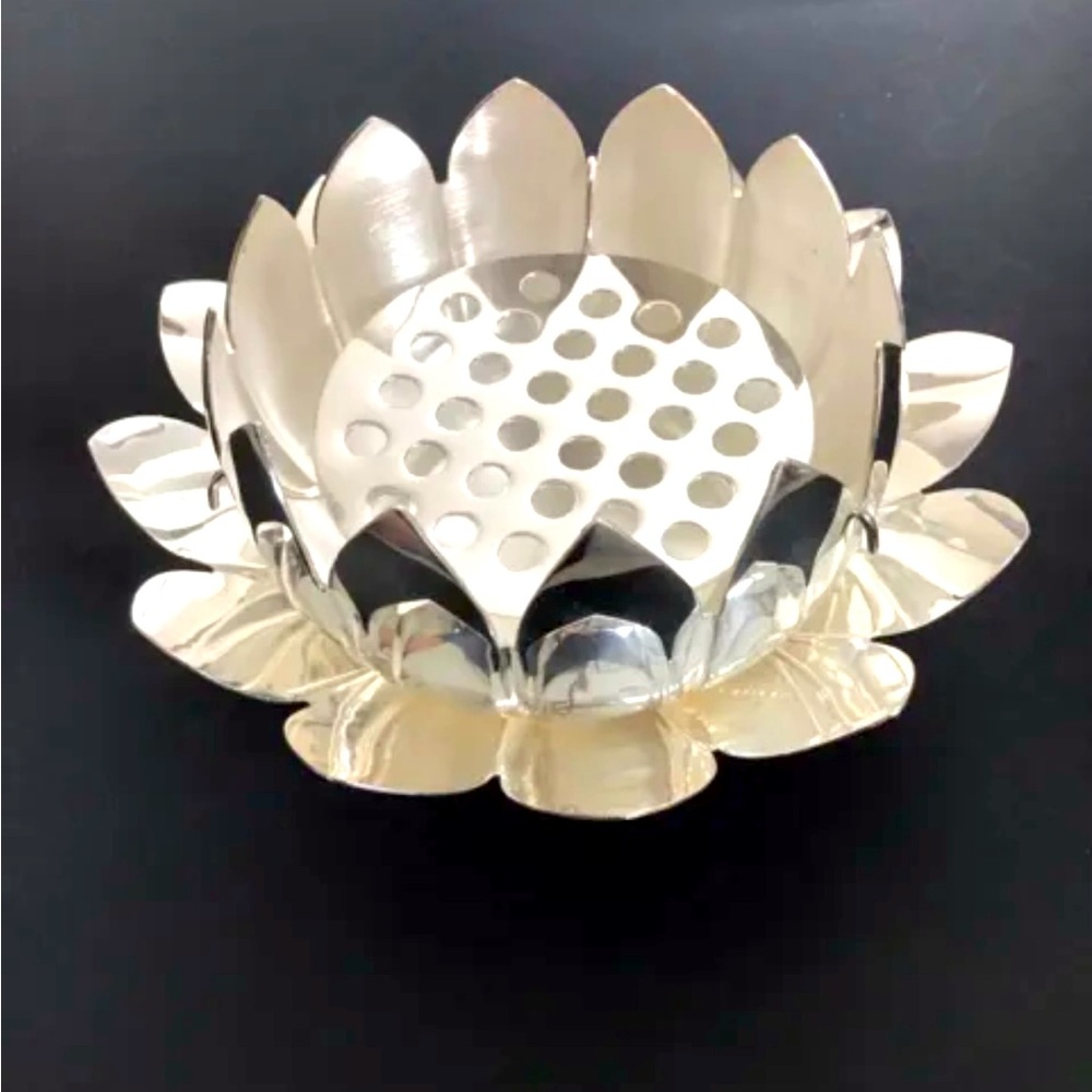 LEONARD Vintage 70s Silver-Plated 3-Piece Centerpiece with Pierced Flower Holder